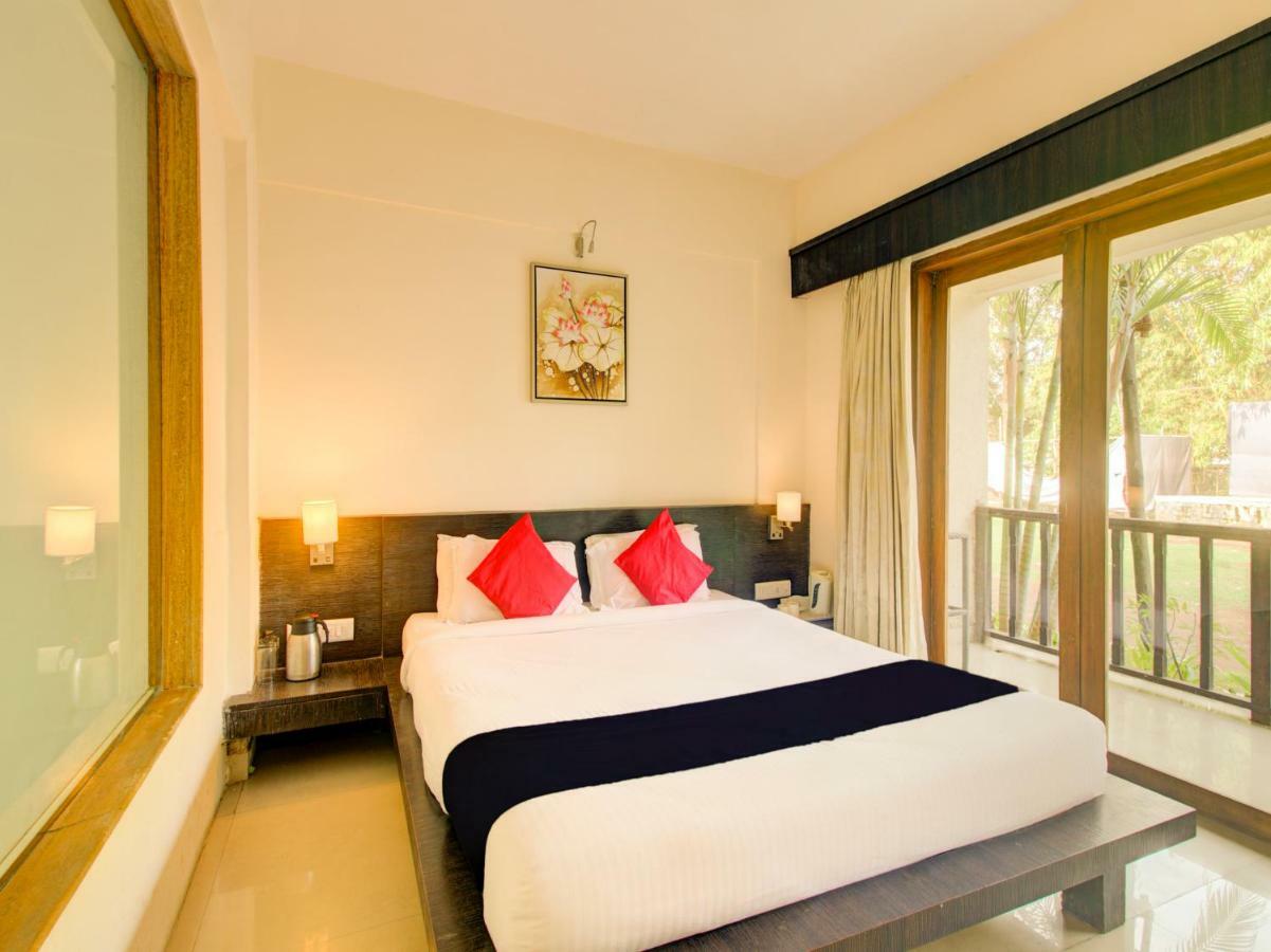 Capital O 36727 Plush Retreat Hotel Dive Buitenkant foto