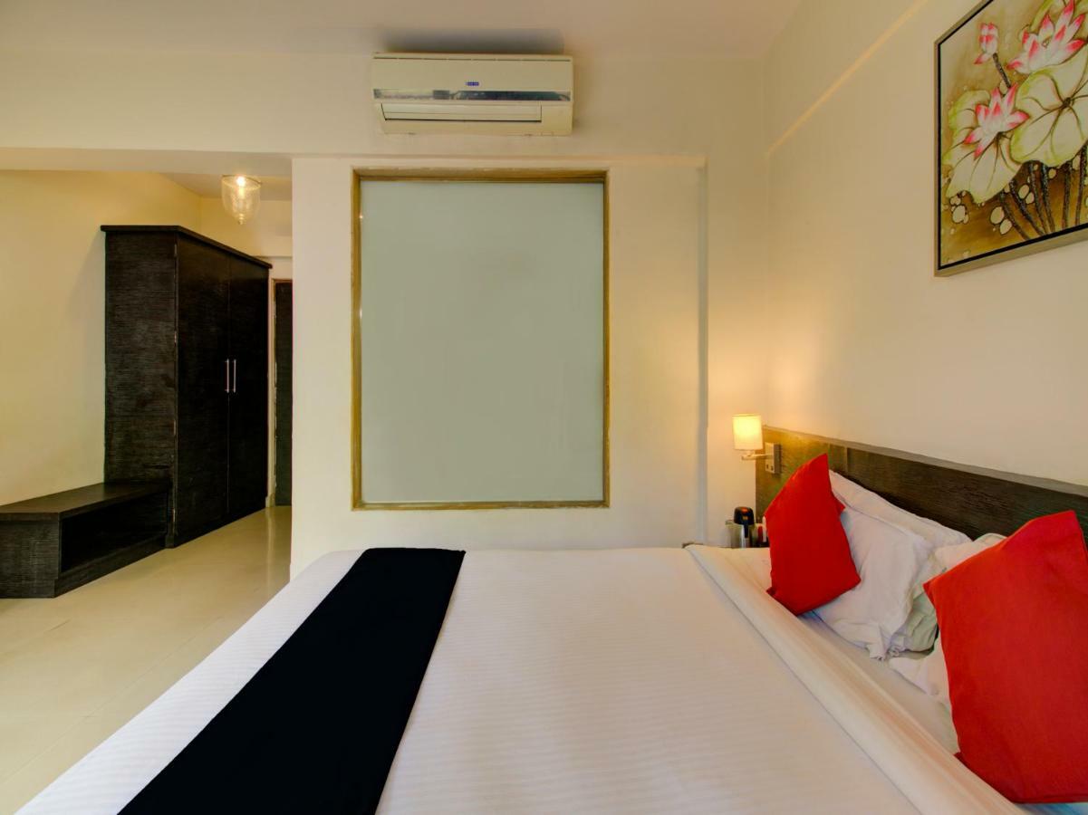 Capital O 36727 Plush Retreat Hotel Dive Buitenkant foto
