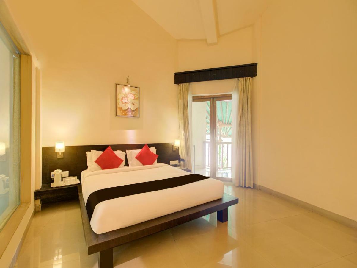 Capital O 36727 Plush Retreat Hotel Dive Buitenkant foto